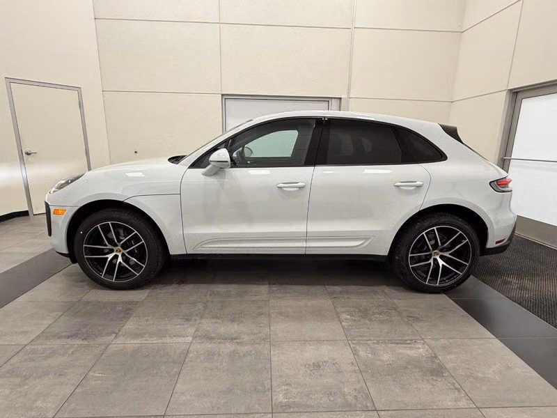 2026 Porsche Macan Base - Photo 12