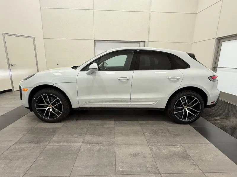 2026 Porsche Macan Base - Photo 16