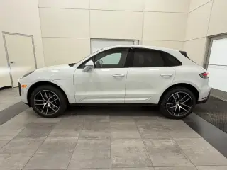 2026 Porsche Macan Base - Photo 13