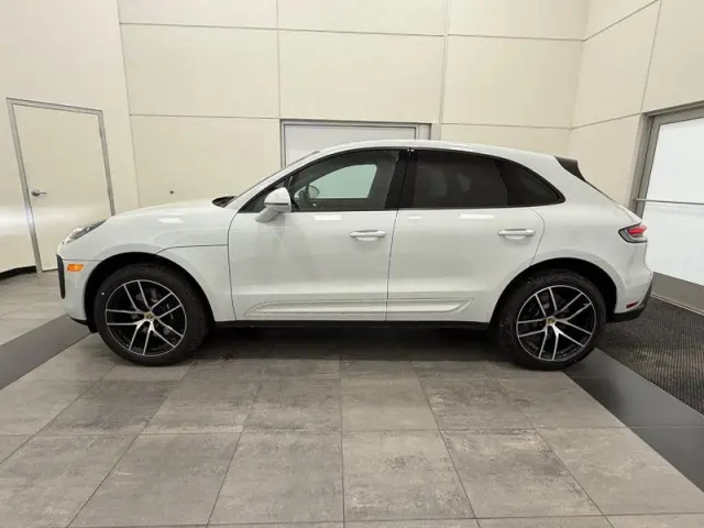 2026 Porsche Macan Base - Photo 14