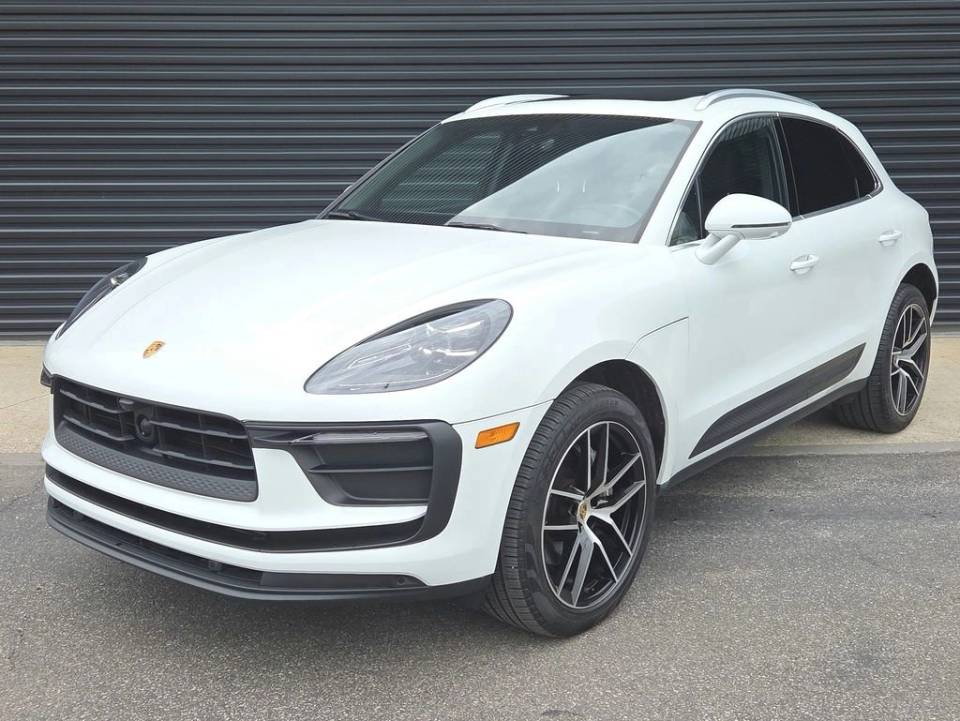 2026 Porsche Macan Base
