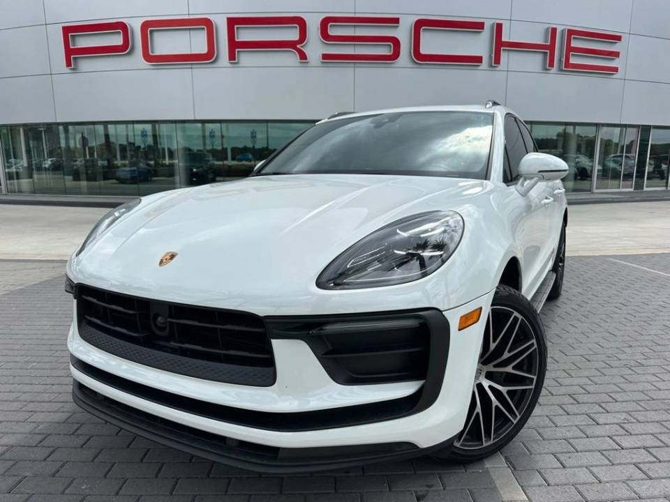 2023 Porsche Macan Base