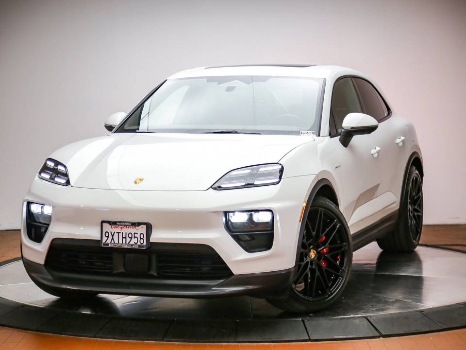 2025 Porsche Macan