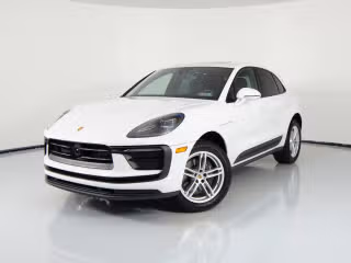 2025 Porsche Macan's photo
