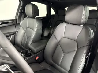 2025 Porsche Macan - Photo 37