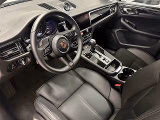 2026 Porsche Macan Base - Photo 25