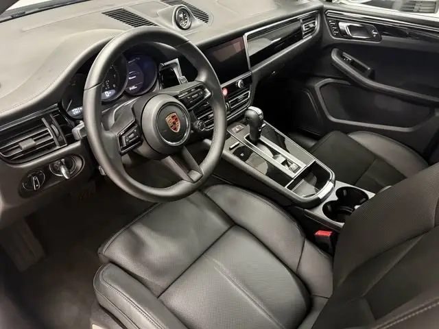 2026 Porsche Macan Base - Photo 31