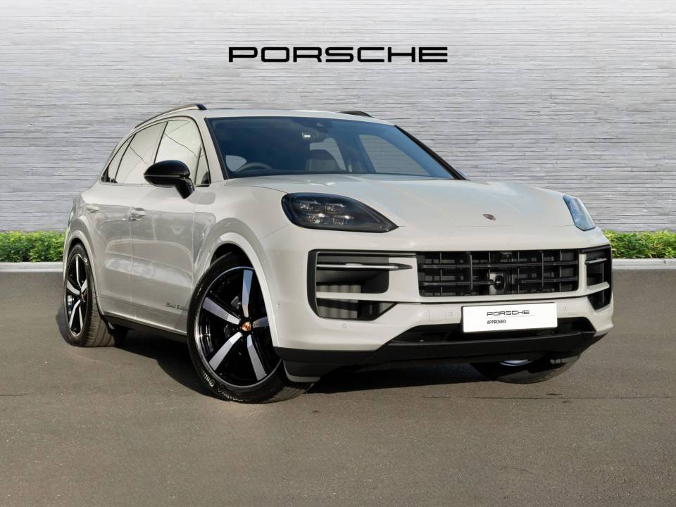2025 PORSCHE CAYENNE