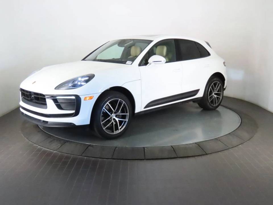 2024 Porsche Macan Base