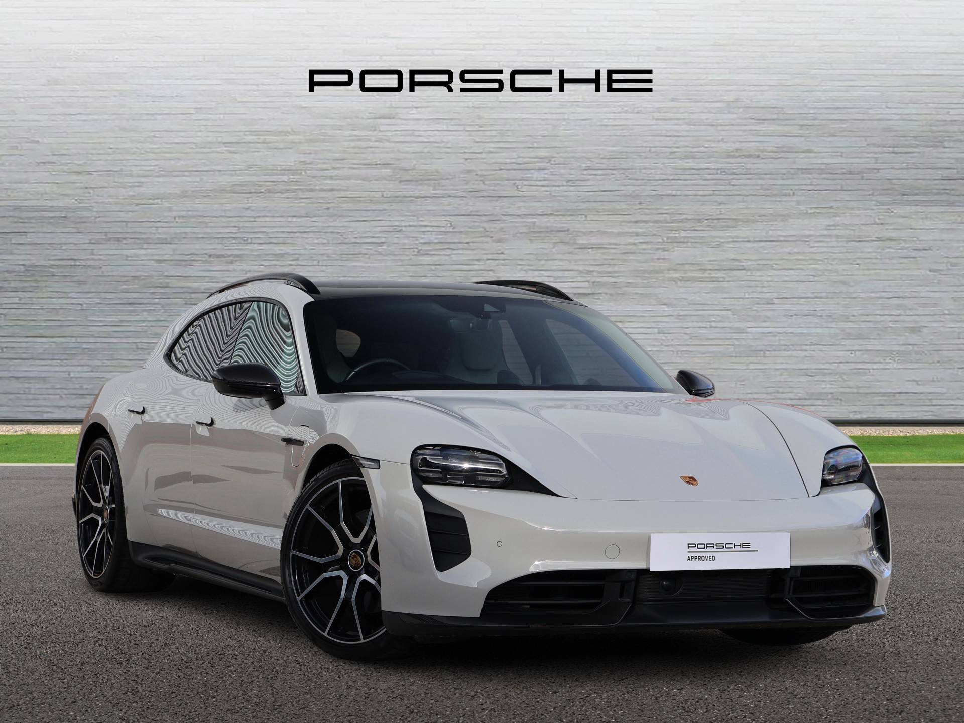 Taycan Sport Turismo, photo 1 of 39