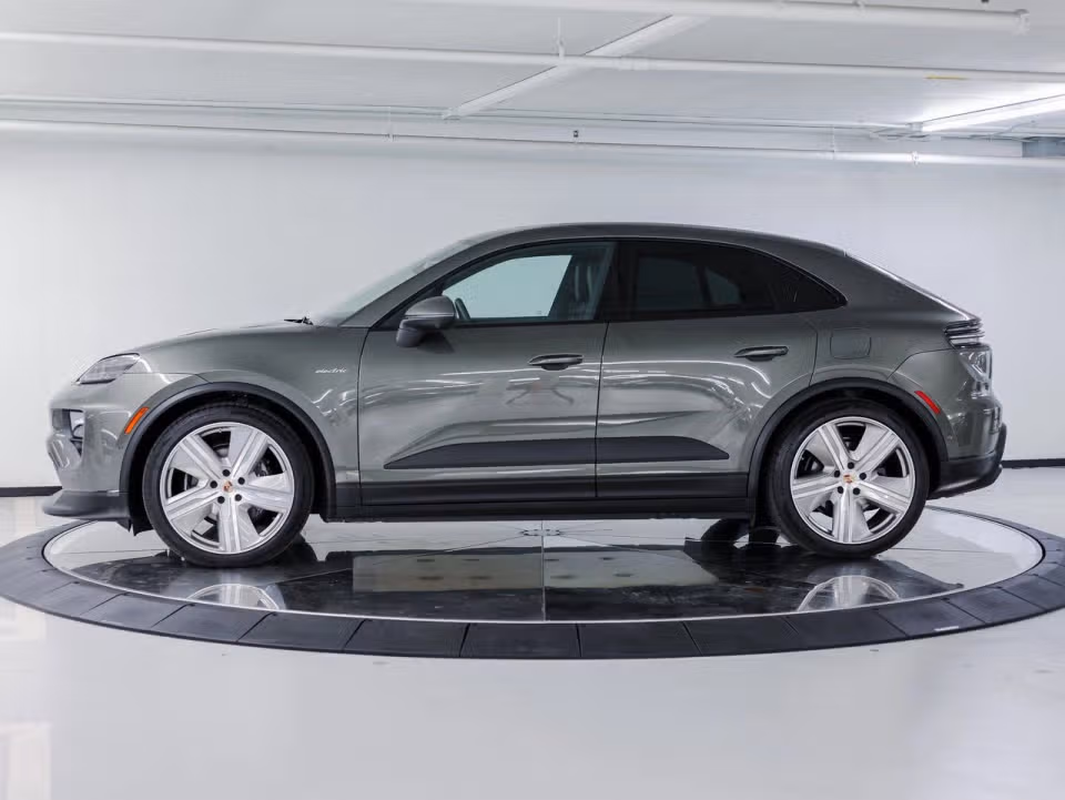 2025 Porsche Macan Base - Photo 11