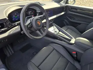 2026 Porsche Macan Base - Photo 29