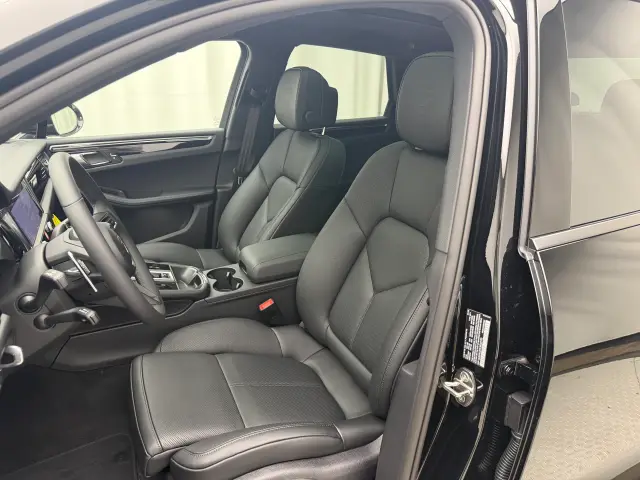 2026 Porsche Macan Base - Photo 38