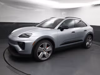 2025 Porsche Macan S - Photo 25
