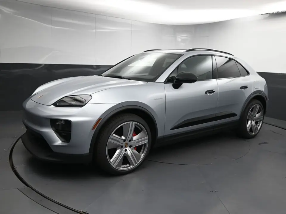 2025 Porsche Macan S - Photo 31