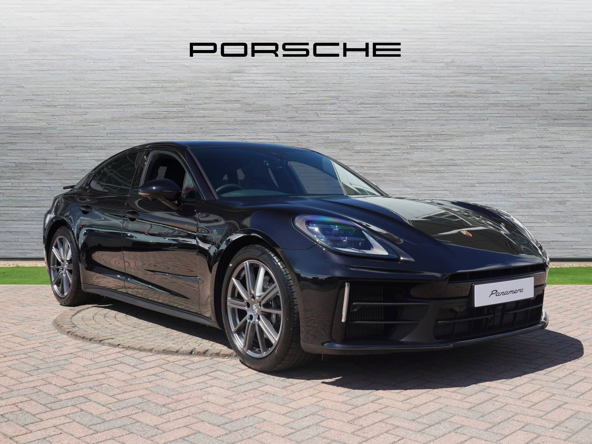 Panamera 4, photo 1 of 57