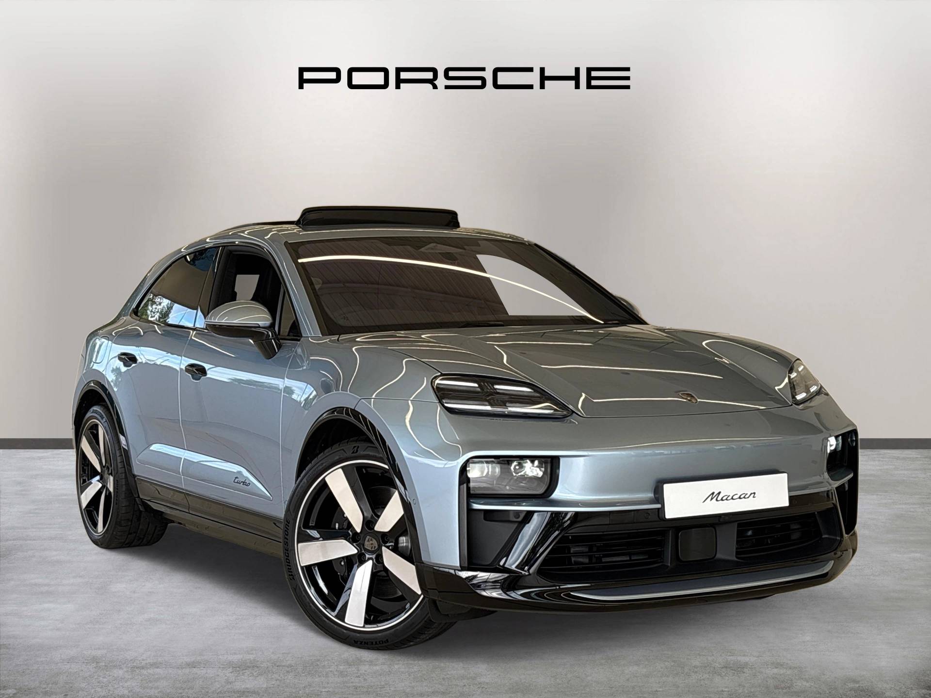Macan Turbo, photo 1 of 45