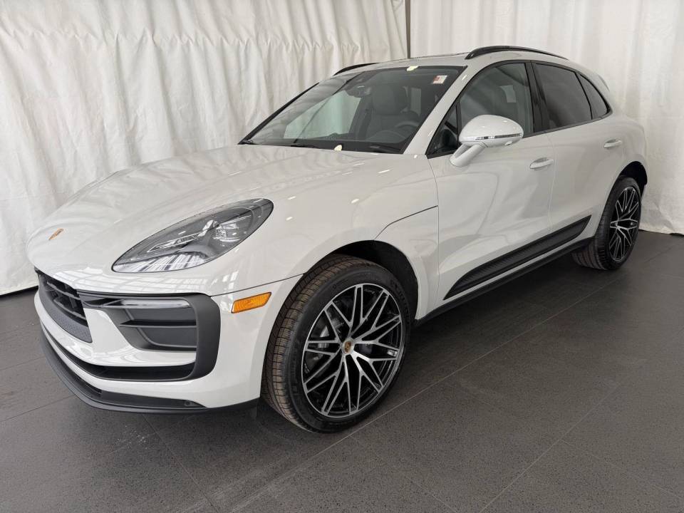 2026 Porsche Macan Base