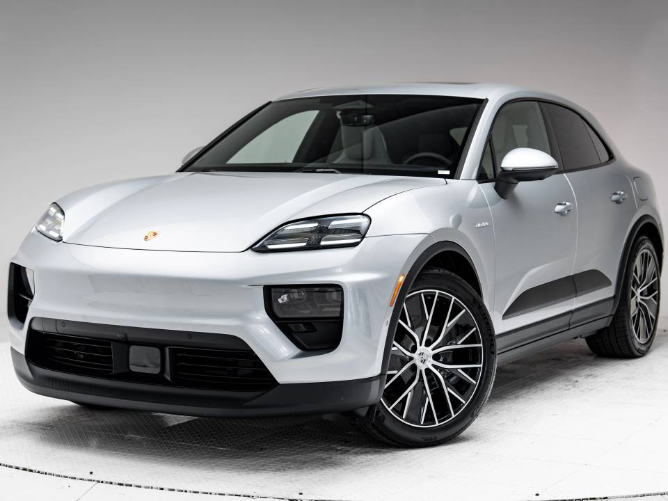 2026 Porsche Macan Base