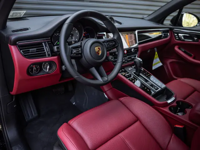 2026 Porsche Macan S - Photo 30