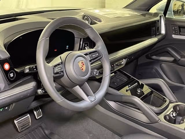 2026 Porsche Cayenne S - Photo 26