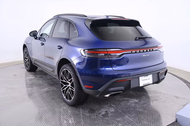 2026 Porsche Macan T - Photo 18