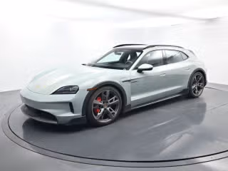 2025 Porsche Taycan 4S Cross Turismo's photo