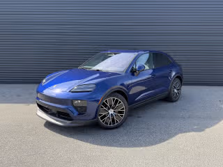 2025 Porsche Macan Macan 4 Electric's photo