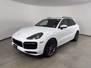 2021 Porsche Cayenne GTS's photo