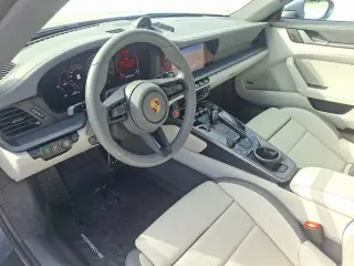 2025 Porsche 911 - Photo 29