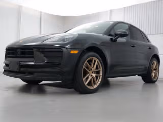 2023 Porsche Macan's photo