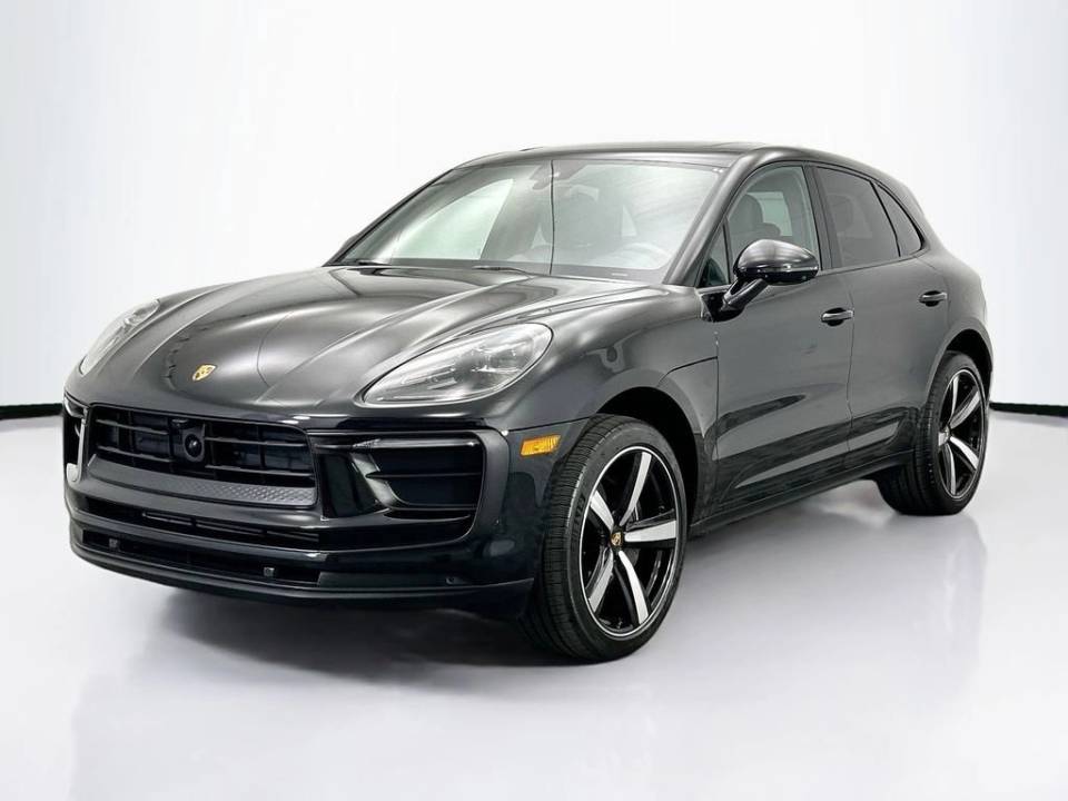 2025 Porsche Macan Base