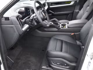 2025 Porsche Cayenne Base - Photo 33