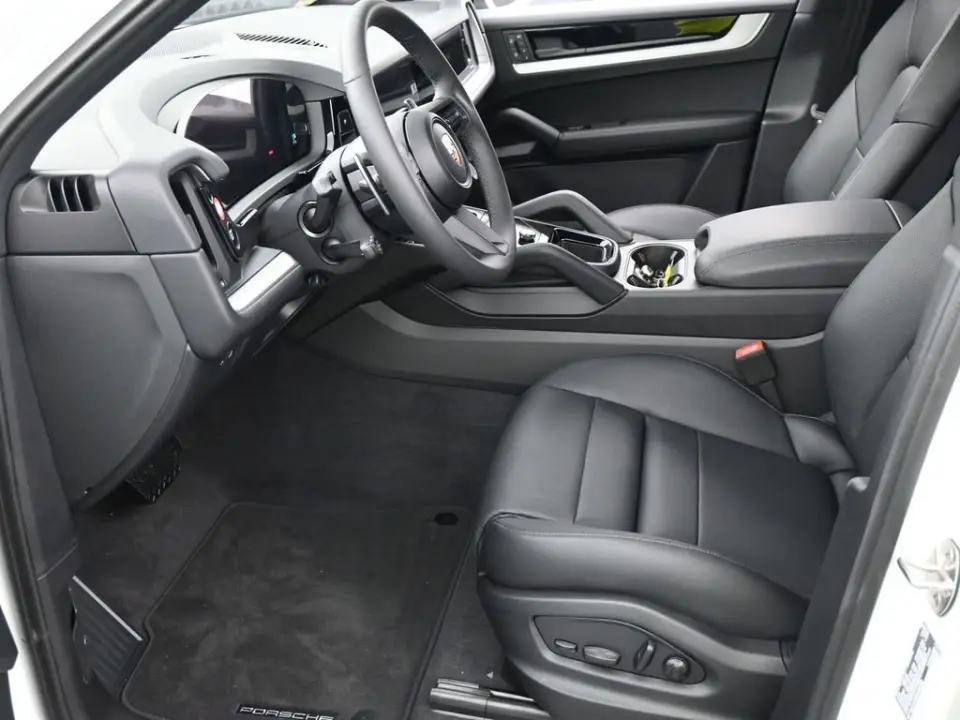 2025 Porsche Cayenne Base - Photo 39