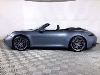 2026 Porsche 911 T - Photo 9