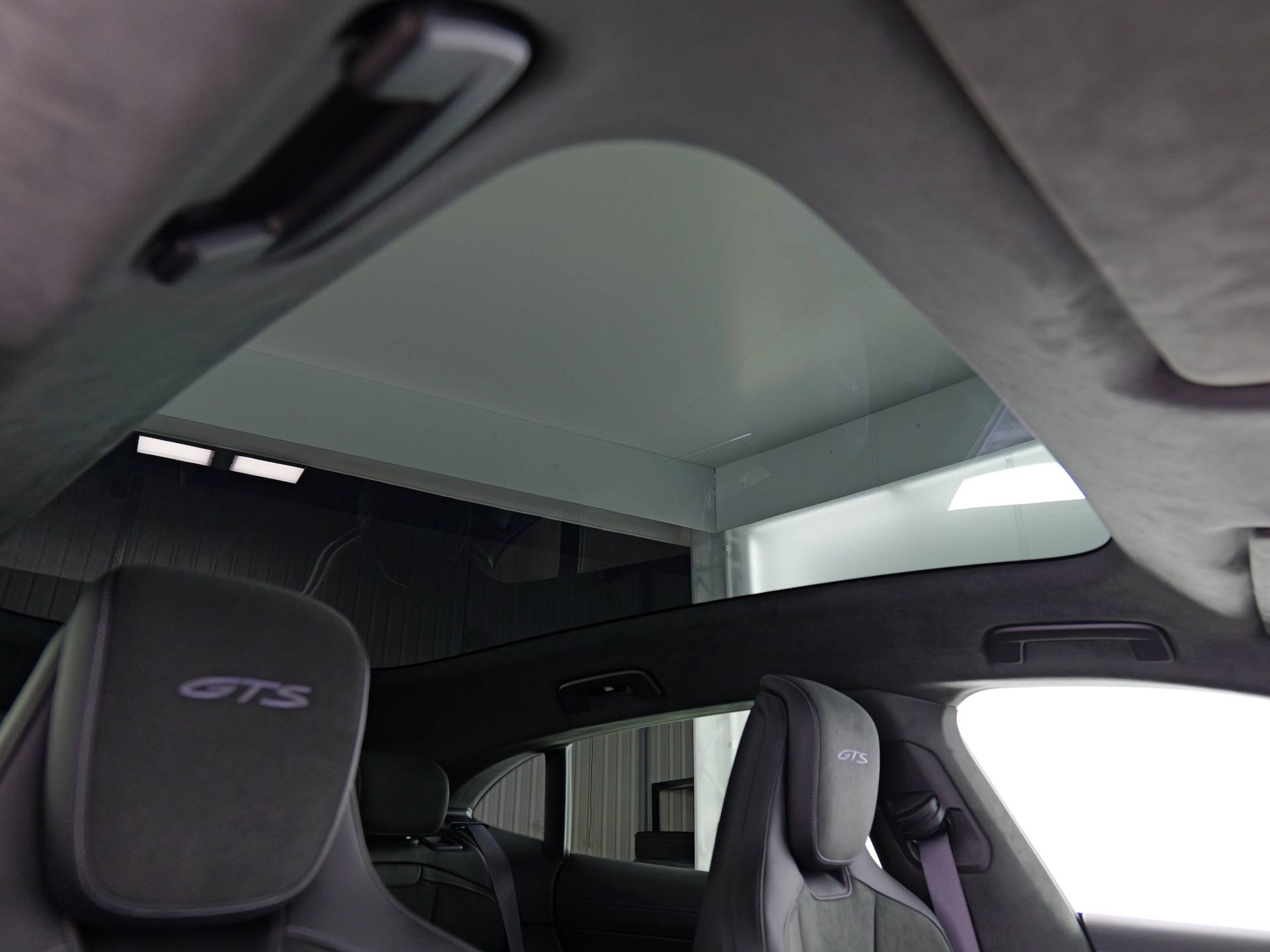Taycan GTS Sport Turismo, photo 43 of 43
