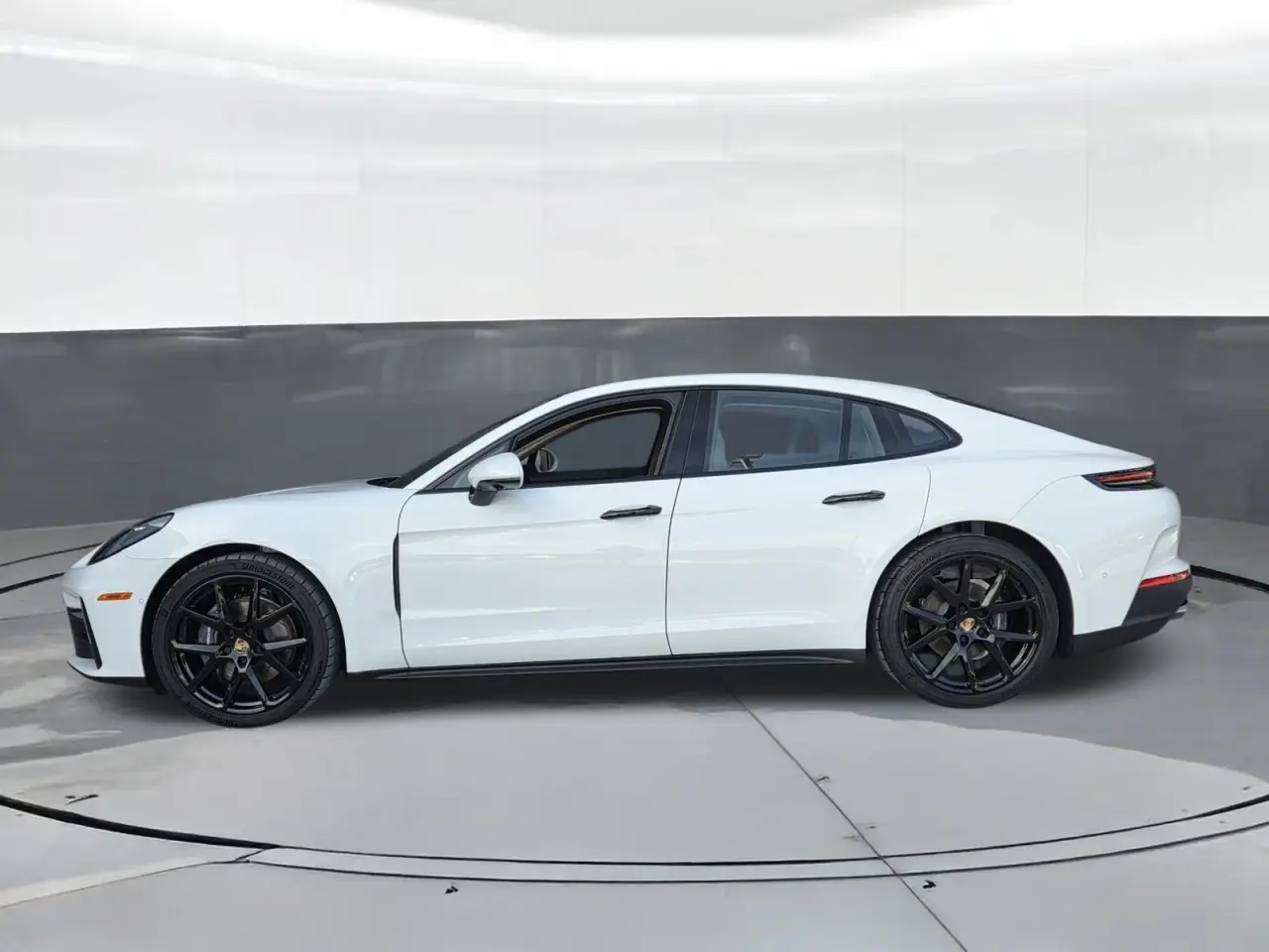 2025 Porsche Panamera Base - Photo 16