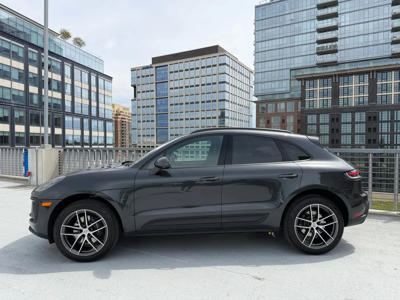 2026 Porsche Macan - Photo 16