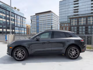 2026 Porsche Macan - Photo 9