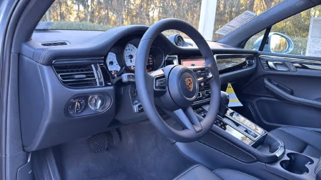 2026 Porsche Macan Base - Photo 26