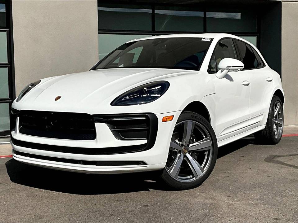 2025 Porsche Macan Base