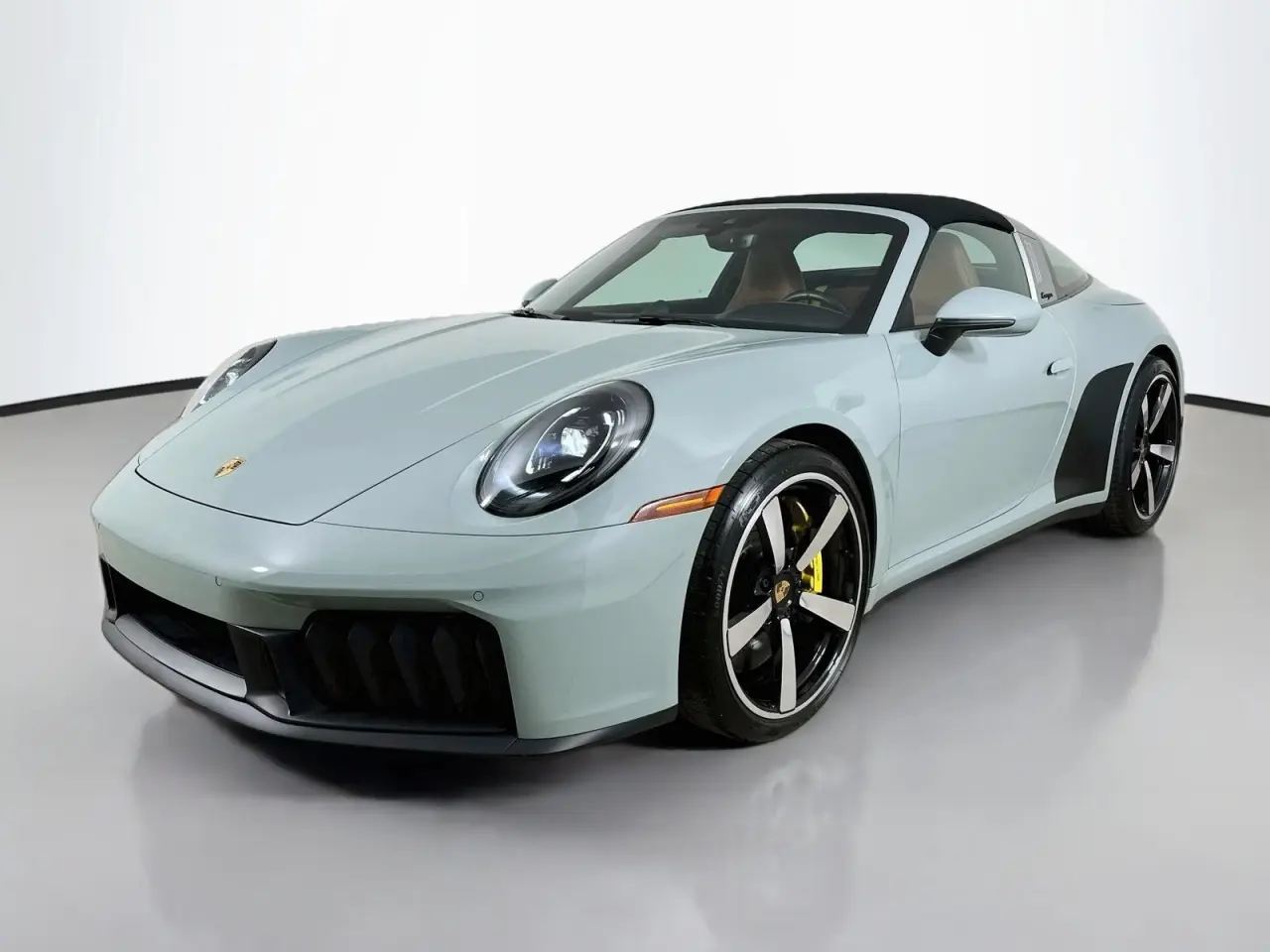 2025 Porsche 911 Targa 4 GTS image 1