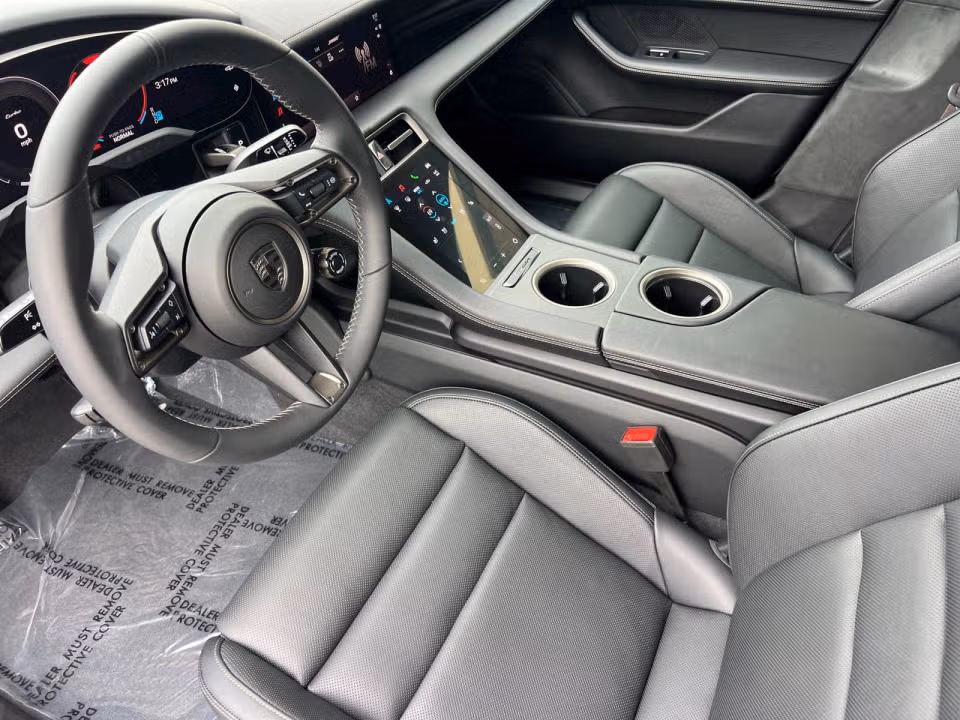 2025 Porsche Taycan Turbo - Photo 15