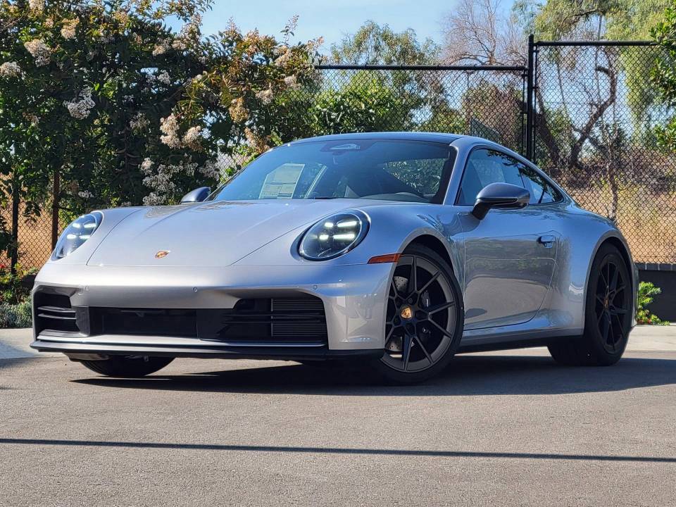 2026 Porsche Macan T