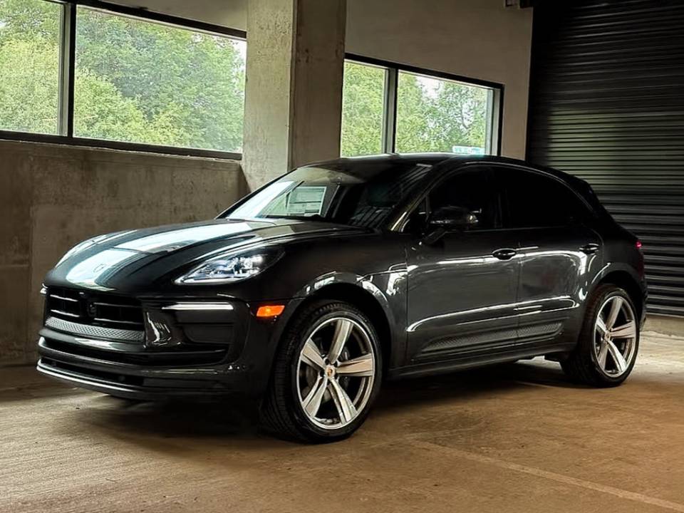 2026 Porsche Macan Base
