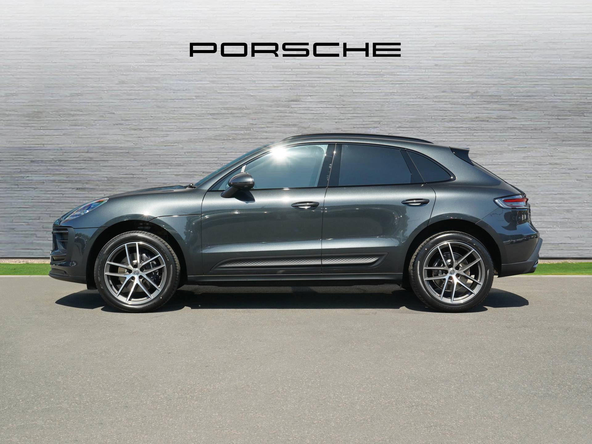 Macan, photo 2 of 40