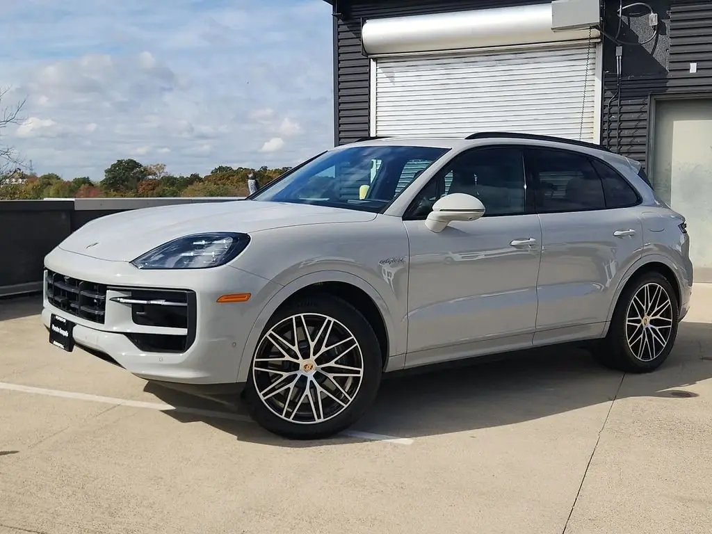 2025 Porsche Cayenne E-Hybrid - Photo 8