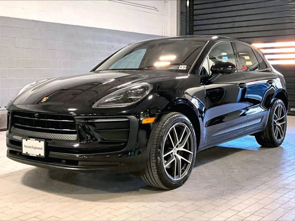 2022 Porsche Macan Base