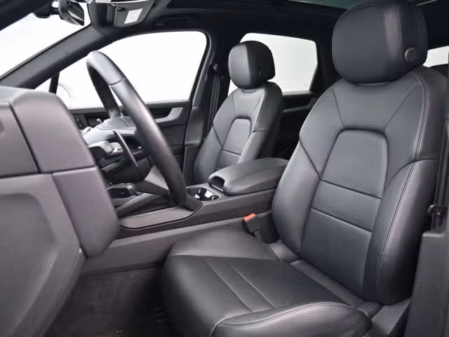 2024 Porsche Cayenne Base - Photo 34