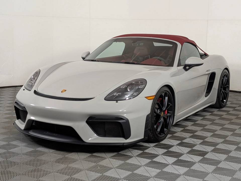 2023 Porsche 718 Spyder